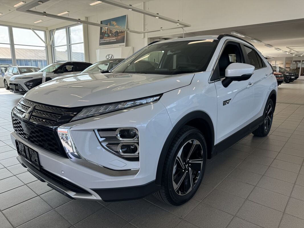 MITSUBISHI ECLIPSE CROSS 2.4 PHEV Instyle 4WD **REMOTE, KOUKKU, ADAPT.VAKKARI!**, vm. 2021, 16 tkm (1 / 13)