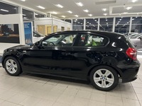 BMW 116 E81 Hatchback 3-ov Limited Business Edition **KORKO ALK 2.99% + KULUT!**, vm. 2011, 193 tkm (2 / 9)