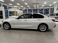 BMW 330 G20 Sedan 330e A Charged Edition **KORKO ALK 2.99% + KULUT!**SUOMI-AUTO,1-OM,NAVI**, vm. 2020, 79 tkm (2 / 15)