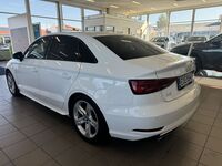 Audi A3 Sedan First Edition Business Sport 1,4 TFSI COD 110 kW ultra S tronic  **KORKO ALK 2.99% + KULUT!**, vm. 2017, 86 tkm (2 / 11)