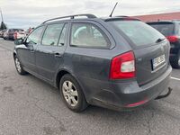 Skoda Octavia Combi 1,6 TDI Elegance DSG Autom., vm. 2011, 320 tkm (2 / 2)