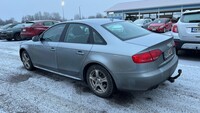 Audi A4 Sedan 2,0 TDI DPF multitronic Business, vm. 2011, 300 tkm (2 / 4)