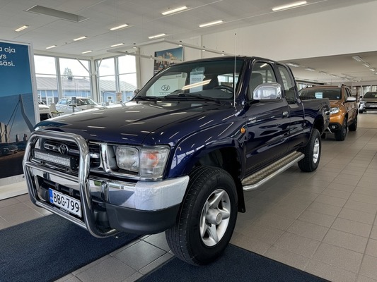 Toyota Hilux N170 Xtra Cab 2,4TD 4WD, vm. 2000, 340 tkm